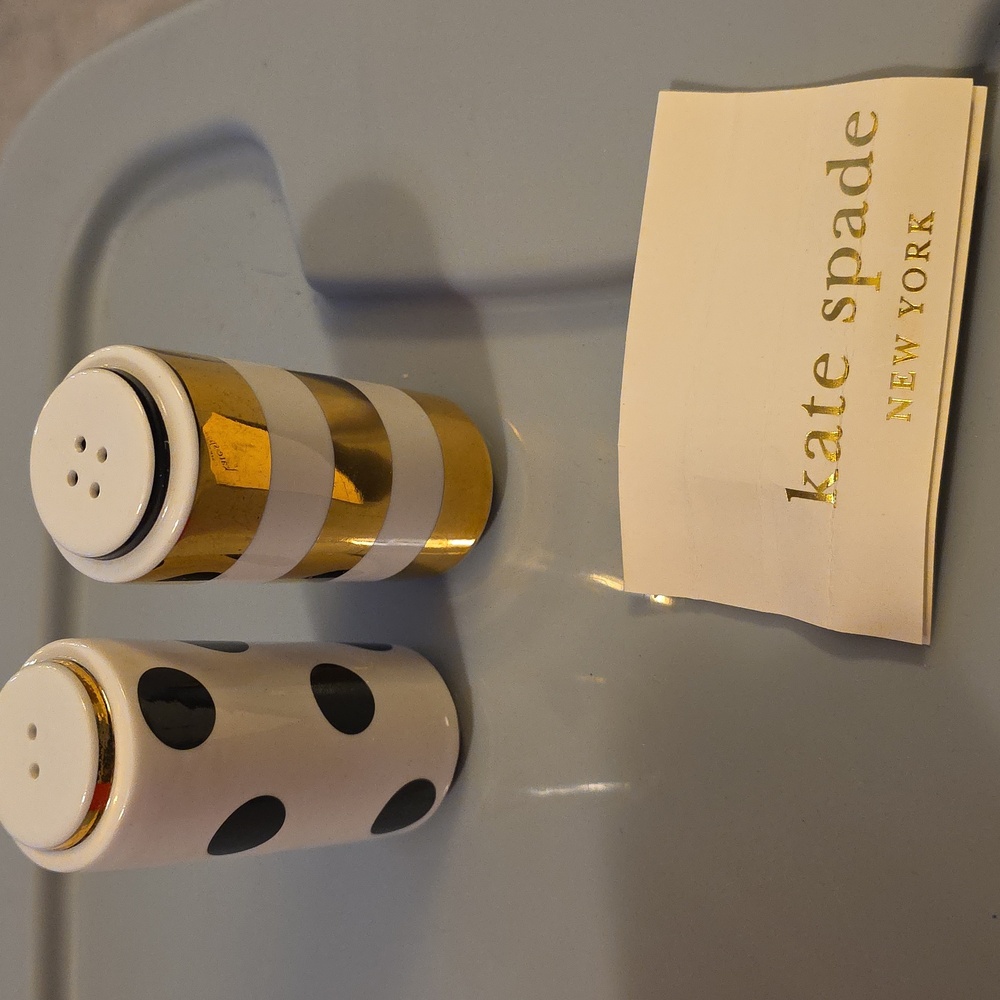 (J64) Kate Spade Dot & Stripes Salt and Pepper Shaker - Picture 2 of 10